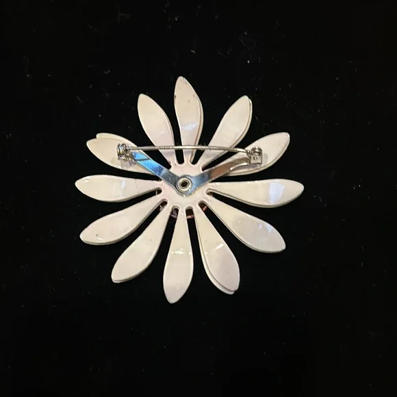 Vintage 1960’s Green and Pink Enamel Floral Brooch - Picture 2 of 2